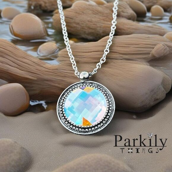 Handcrafted Necklace with Swarovski Crystal and Chain - Picture 1 of 6